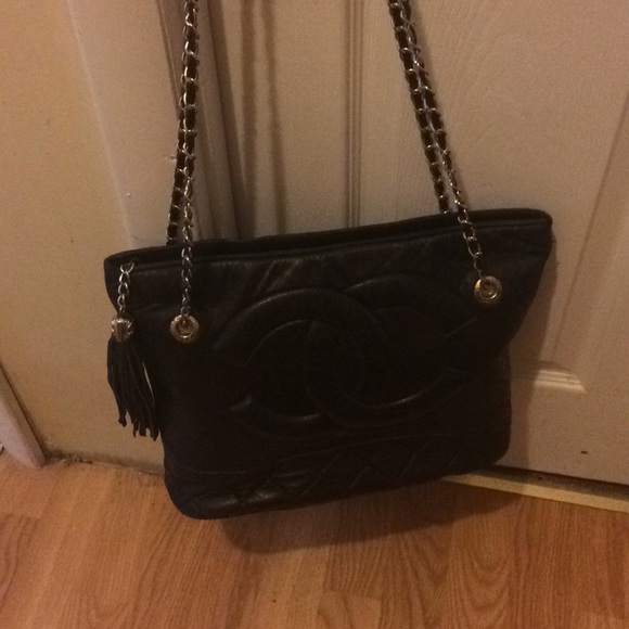 CHANEL Handbags - SOLD✨✨Chanel shoulder handbag caviar leather